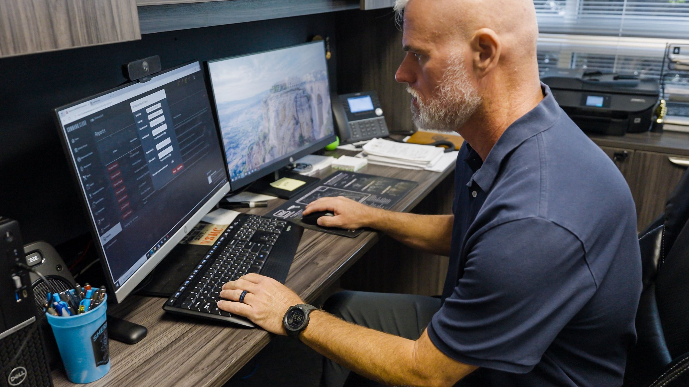 Jail administrator filtering a Command Cloud compliance report before an audit